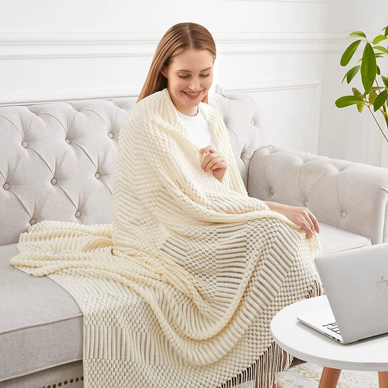 White Boho Chunky Knitted Throw Blanket - AKAAL 